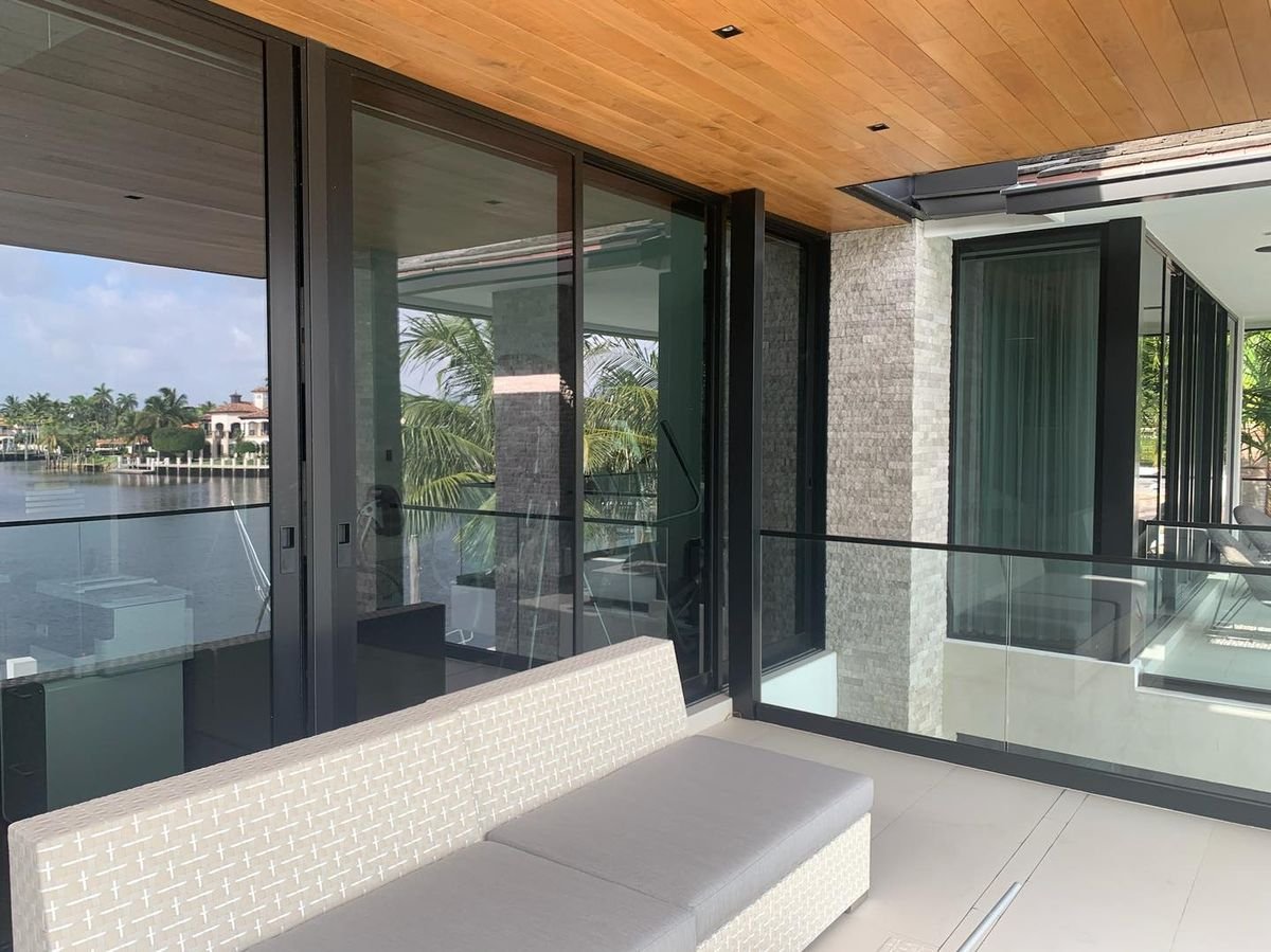 Commercial window cleaning service for offices and storefronts